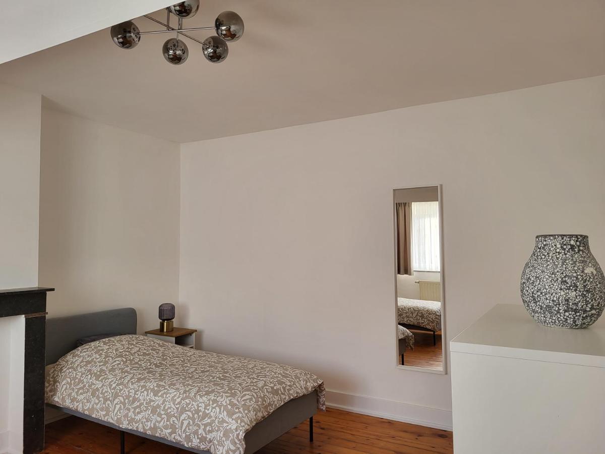 Brussels Bed & Blockchain Private Rooms With Shared Bathroom Buitenkant foto