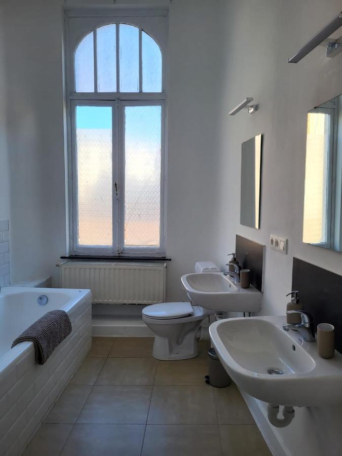 Brussels Bed & Blockchain Private Rooms With Shared Bathroom Buitenkant foto
