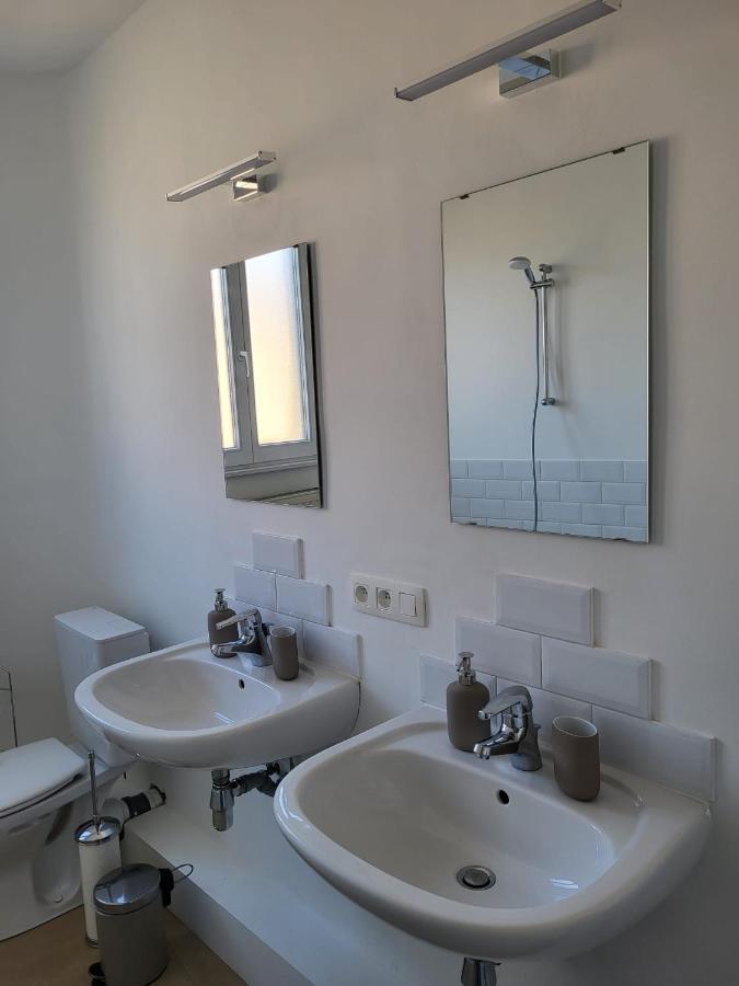 Brussels Bed & Blockchain Private Rooms With Shared Bathroom Buitenkant foto